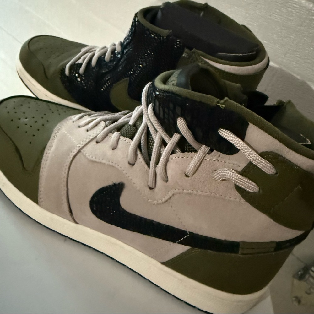 Nike Women’s Air Jordan 1 Rebel